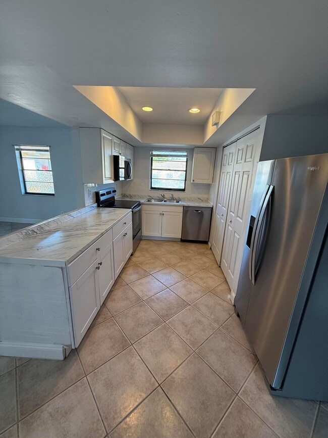 Building Photo - 1183 White Pine Dr