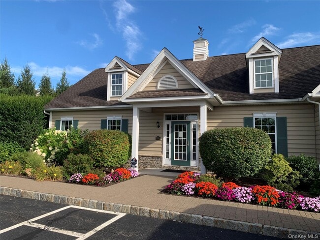 Foto del edificio - 620 Creekside Ln