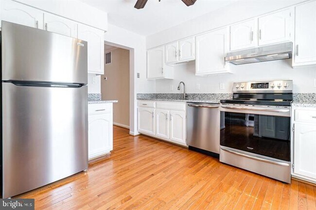 Building Photo - 6332 Teakwood Ct