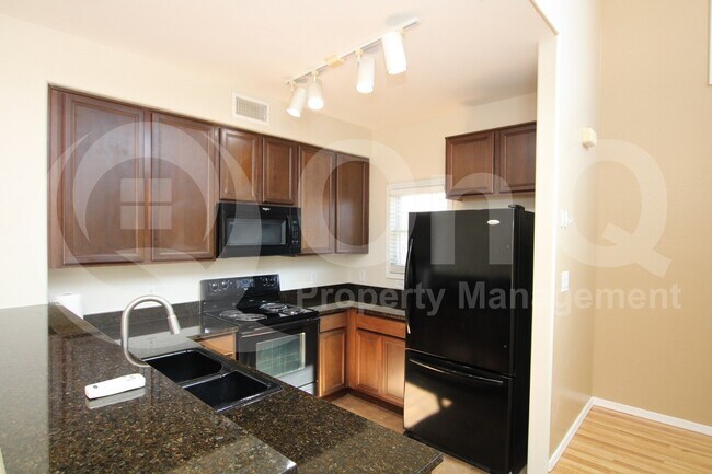 Foto del edificio - 1366 S Sabino Dr