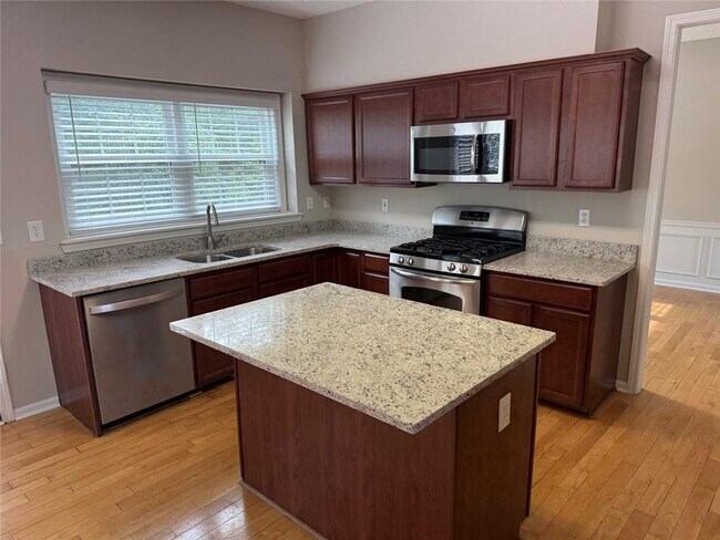 Foto del edificio - 2328 Moccasin Creek Ct NW