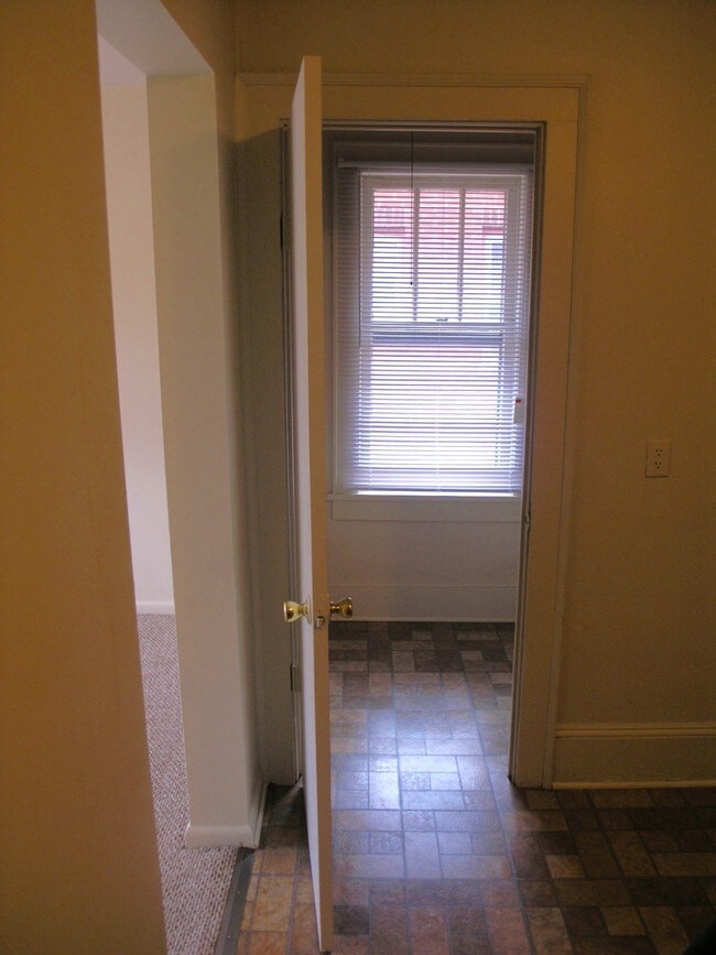 Foto del edificio - 176 N Portage Path