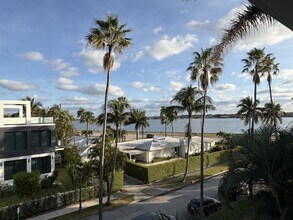 Building Photo - 917 N Flagler Dr