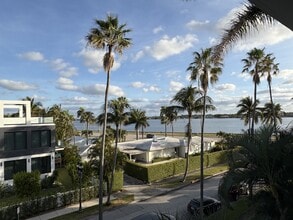 Building Photo - 917 N Flagler Dr