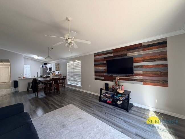 Building Photo - Charming 3 Bedrooms Home in Shalimar!