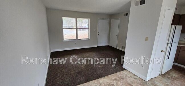 Foto del edificio - 142 Harrison Rd