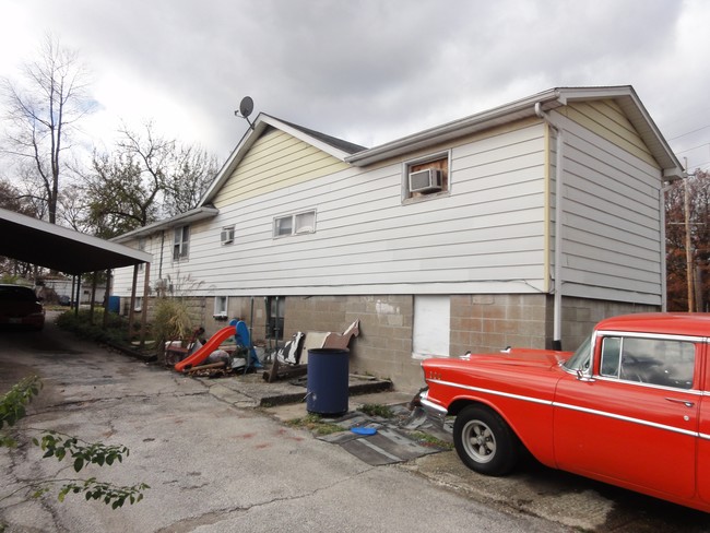 Building Photo - Full Occupied 4-unit Property