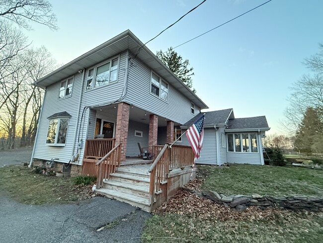 Foto del edificio - 570 Montgomery Rd