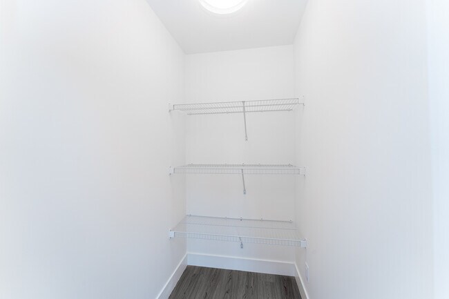 Building Photo - 809 Arncote Ave