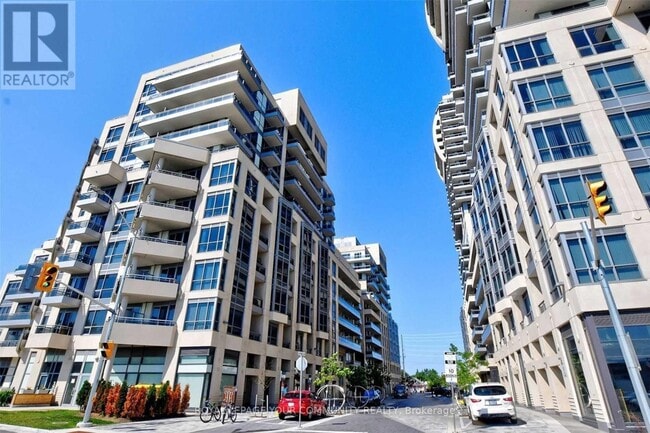 Photo du bâtiment - 9205-9205 Yonge St