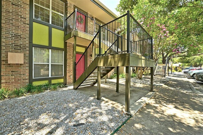 Foto del edificio - 7685 Northcross Dr