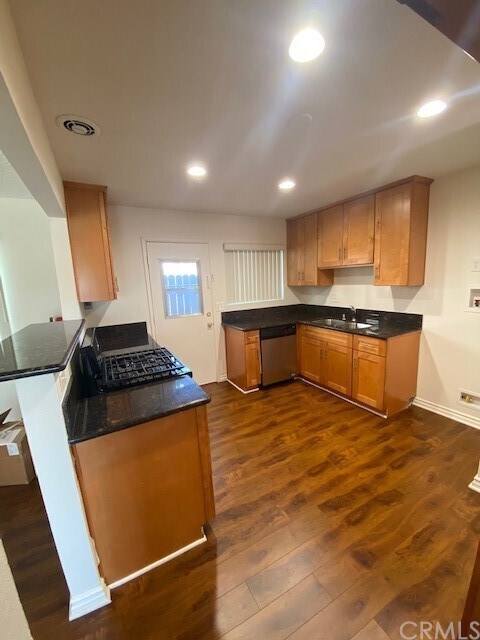 Building Photo - 11642 Coldbrook Ave