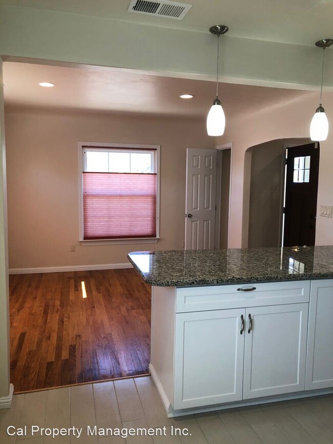 Foto del edificio - 3 br, 1 bath House - 556 Belden Ave.