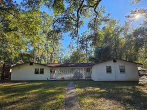 Building Photo - 714 8th Ave