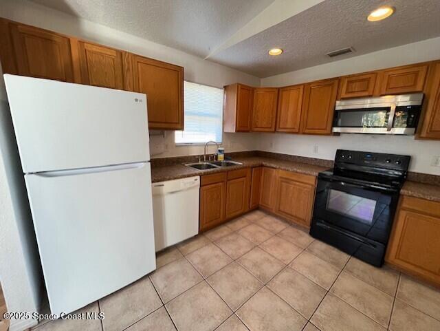 Building Photo - 4570 Fay Blvd