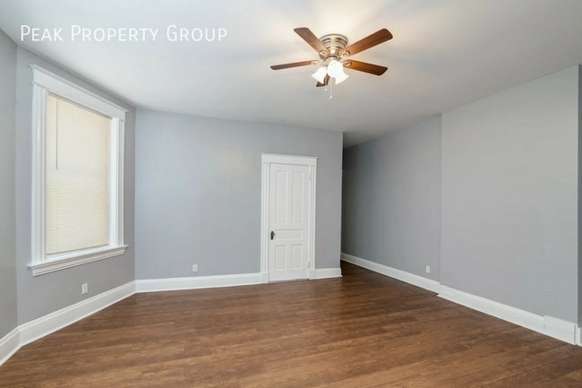 Foto del edificio - 2323 Flora St