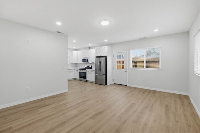 Foto del edificio - 8124 Melrose Ln