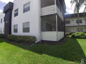 Building Photo - 980 Normandy U