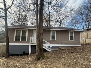 Building Photo - 2716 Longcoy St