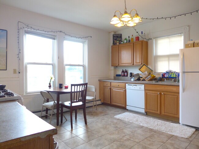 Building Photo - 147 Saint Alphonsus St