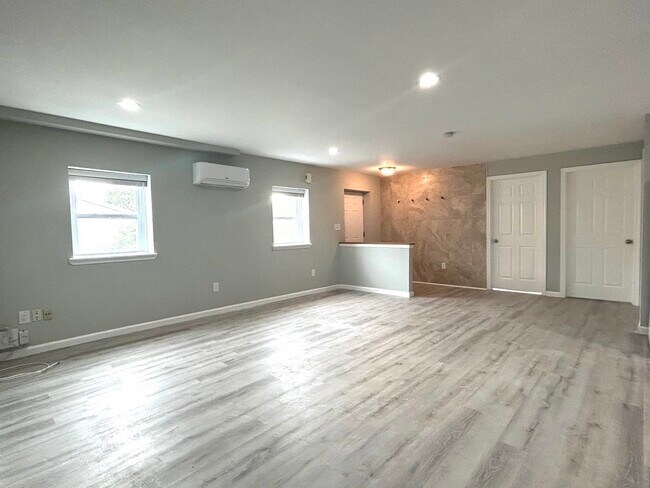 Building Photo - 184 Jersey Ave