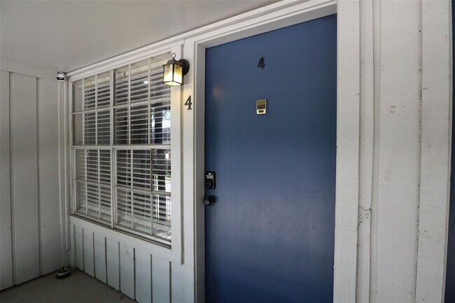 Building Photo - 2250 Bering Dr