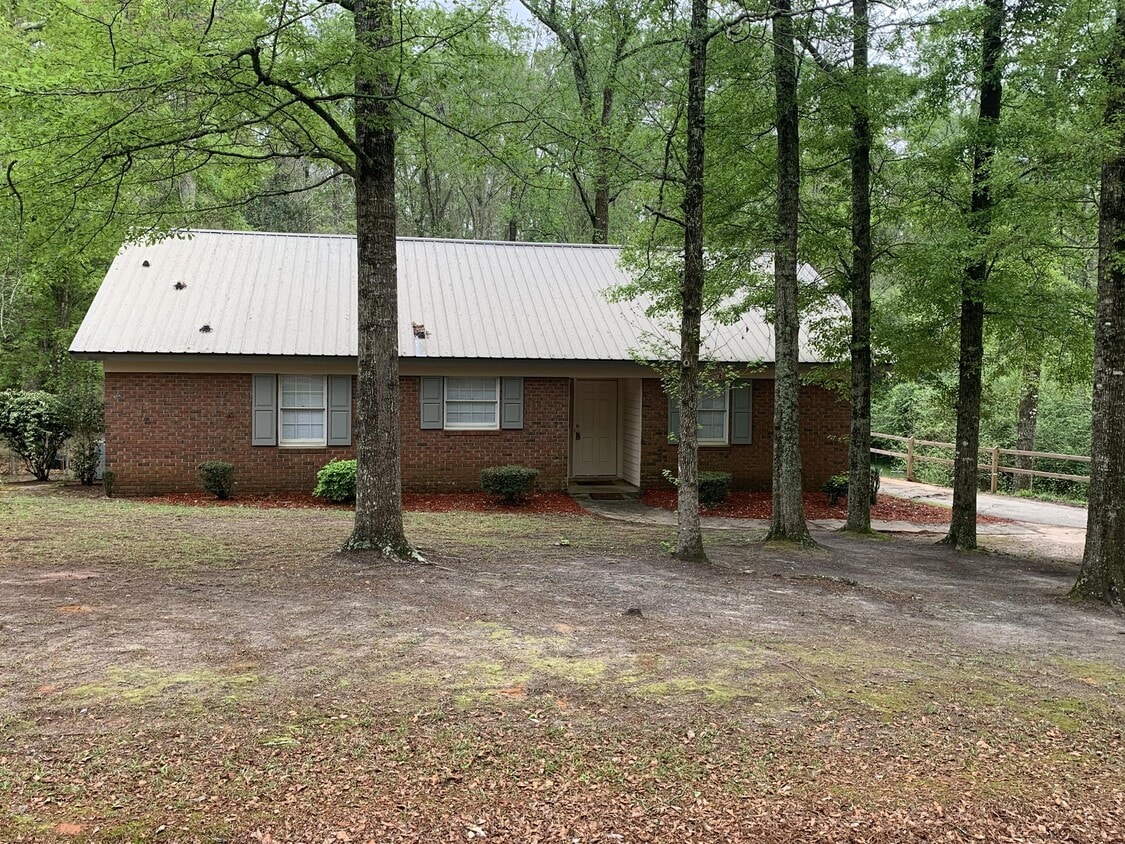 920 Cypress Dr, Americus, GA 31719 House for Rent in Americus, GA