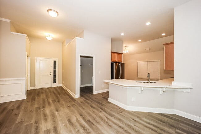 Building Photo - 4890 Summersun Dr