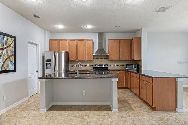 Building Photo - 6041 Town Center Blvd