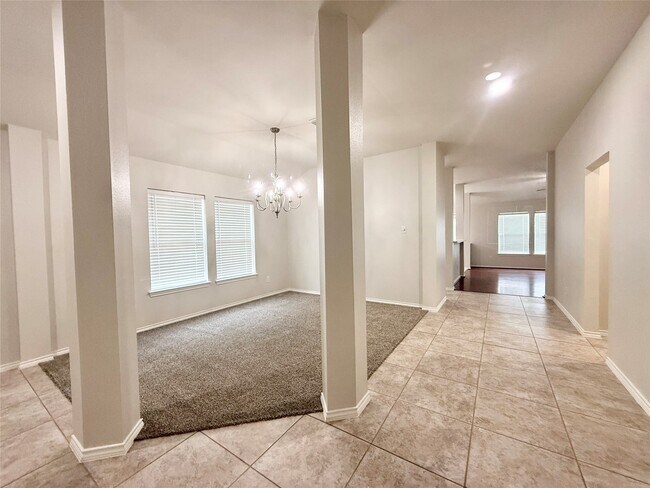 Building Photo - 12404 Shady Brook Dr