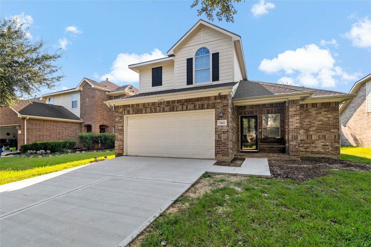Foto principal - 5422 Summer Spring Ln