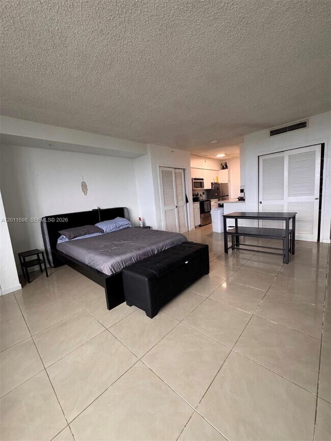 Foto del edificio - 1500 Bay Rd