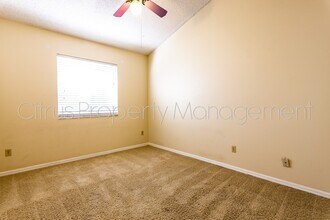 Building Photo - 205 Red Bud Ct