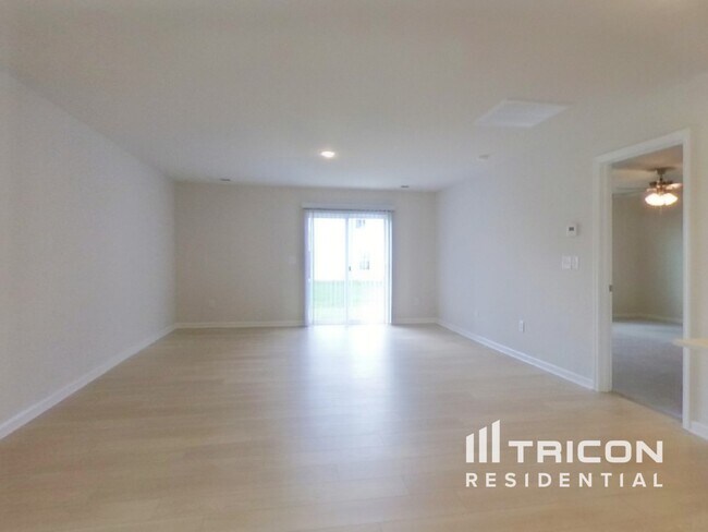 Foto del edificio - 3075 Whispering Willows Ct