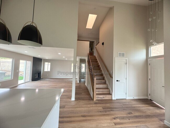Foto del edificio - Fully Remodeled 3-Bedroom, 2.5 Bath Home i...