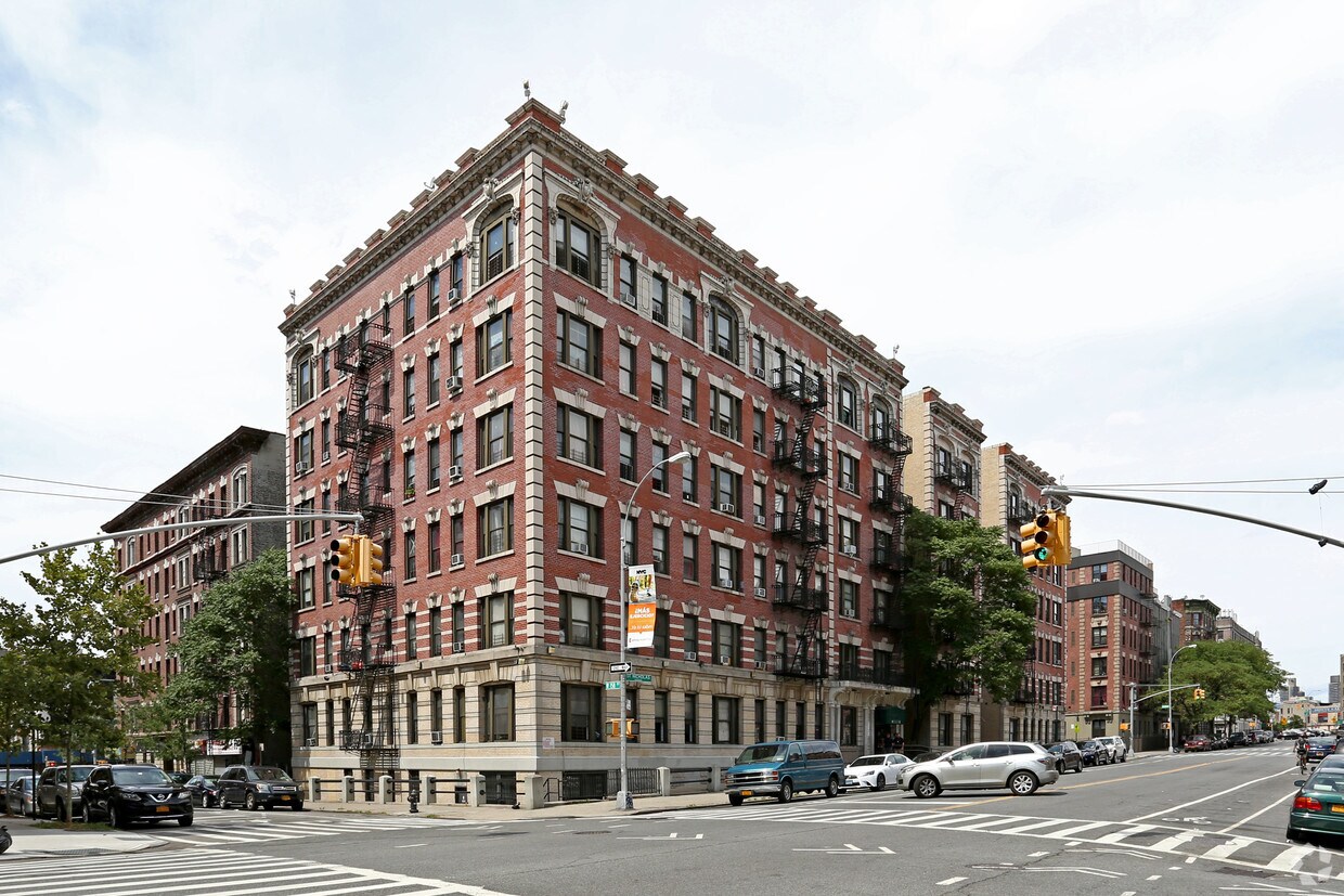Foto principal - 961 Saint Nicholas Ave