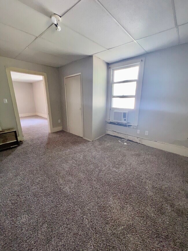 Building Photo - 1372 Indianola St