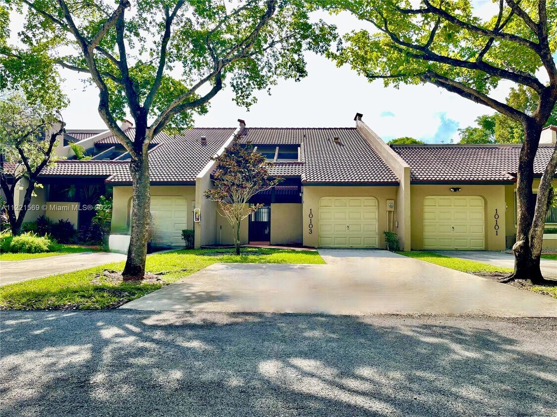 10103 Costa Del Sol Blvd, Doral, FL 33178 Townhome Rentals in Doral