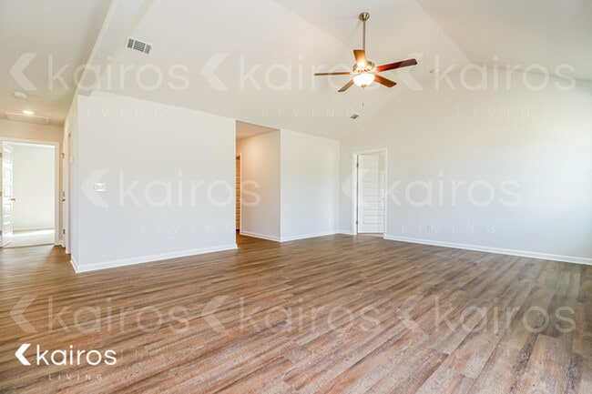 Building Photo - 104 Scots Pne Ct