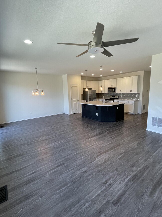 Foto del edificio - 15967 Clayton St