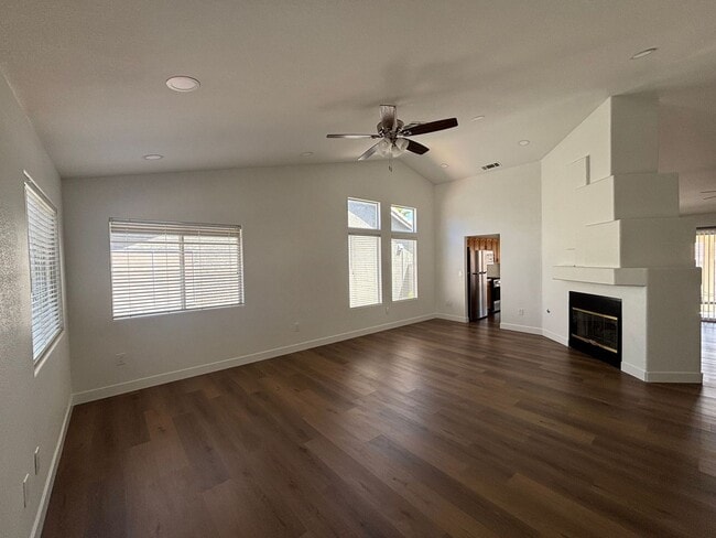 Building Photo - 7717 White Grass Ave