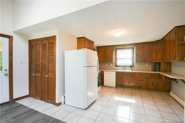 Foto del edificio - 63 New Britain Ave