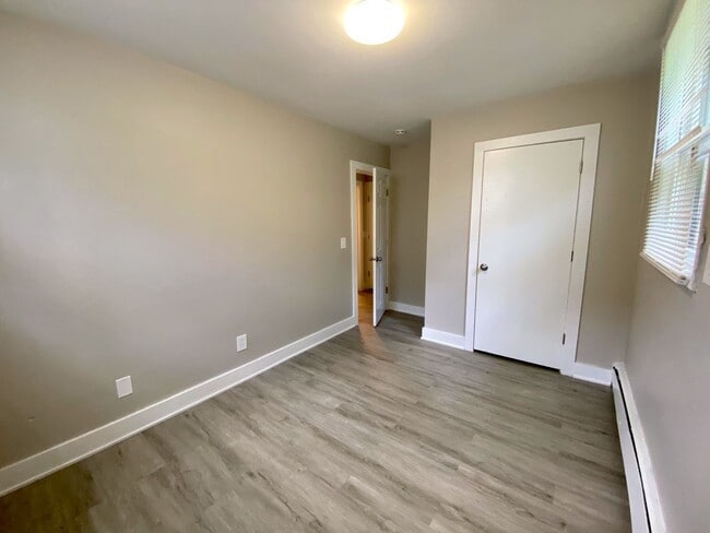 Building Photo - Highland Park Apartments | Deluxe 2 Bedroom