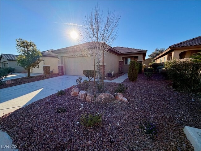 Building Photo - 6071 Saddle Horse Ave