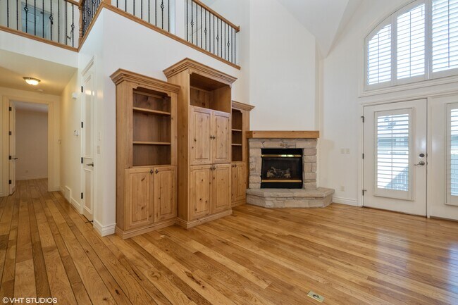 Building Photo - 1826 Cottonwood Glen Ct