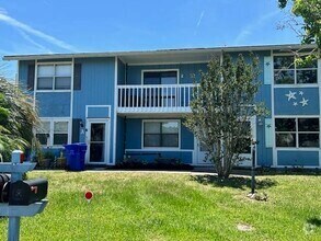 Building Photo - 123 Rio Del Mar St