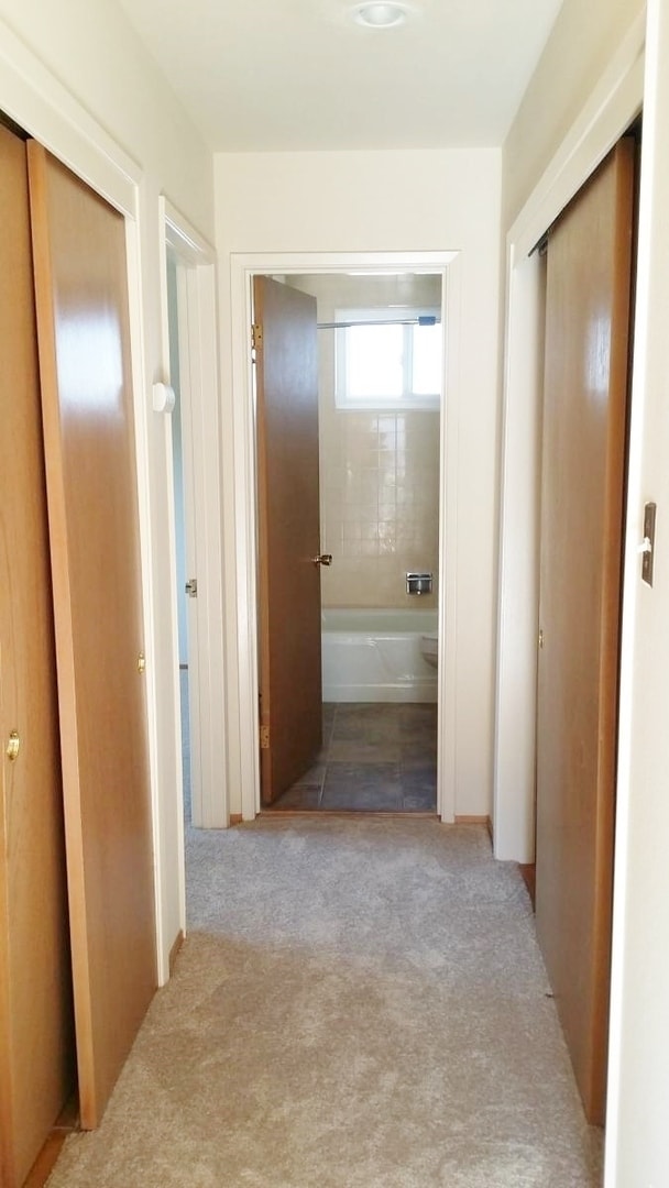 Building Photo - Beautiful 2 bedroom Duplex 2nd floor Unit