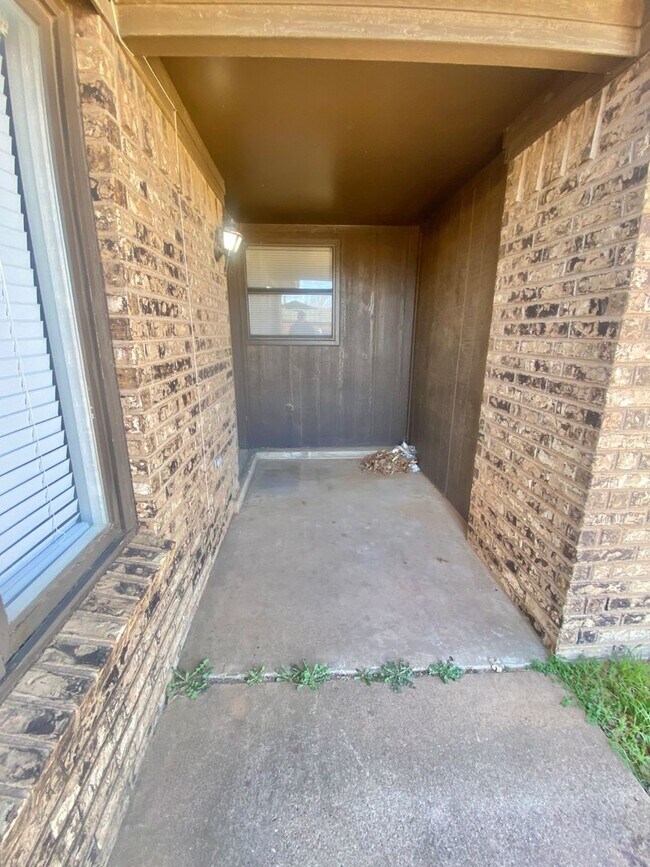 Building Photo - 1101 80th St