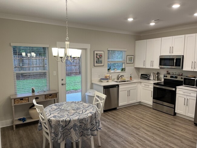 Building Photo - 71 Bradford Ct