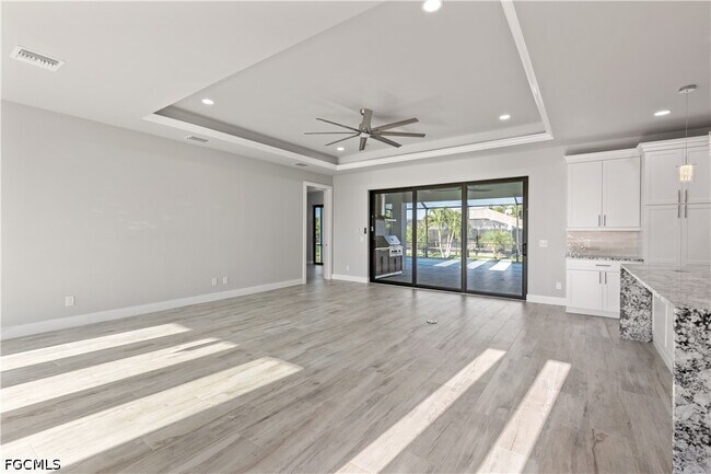 Foto del edificio - 3311 Surfside Blvd